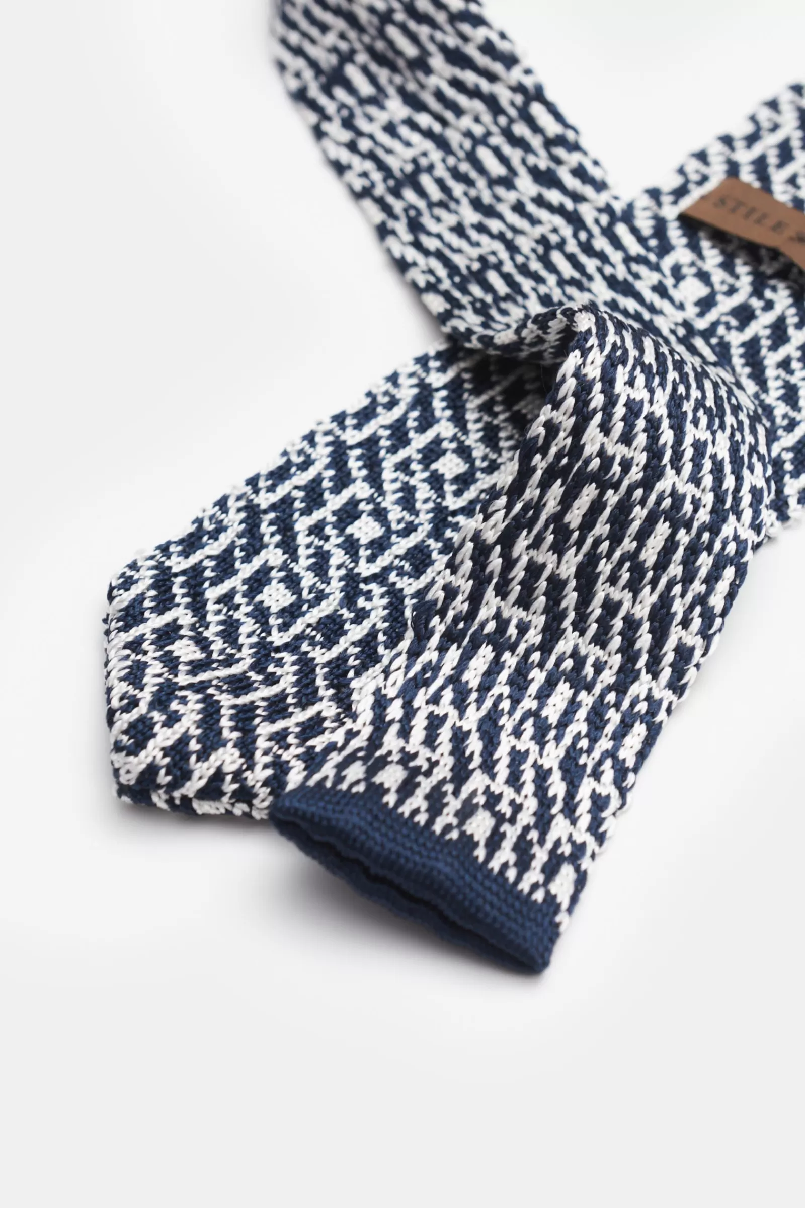 Silk Knit Tie Navy/White Patterned^Stile Latino New